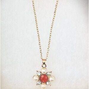 BEAUTIFUL NECKLACE AND EARRINGS SET